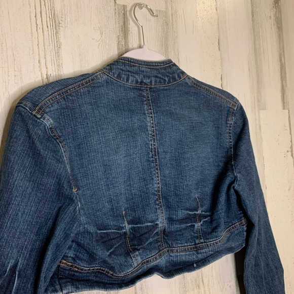 Candie’s Women’s Cropped Jean Jacket-Size Medium - Picture 9 of 9